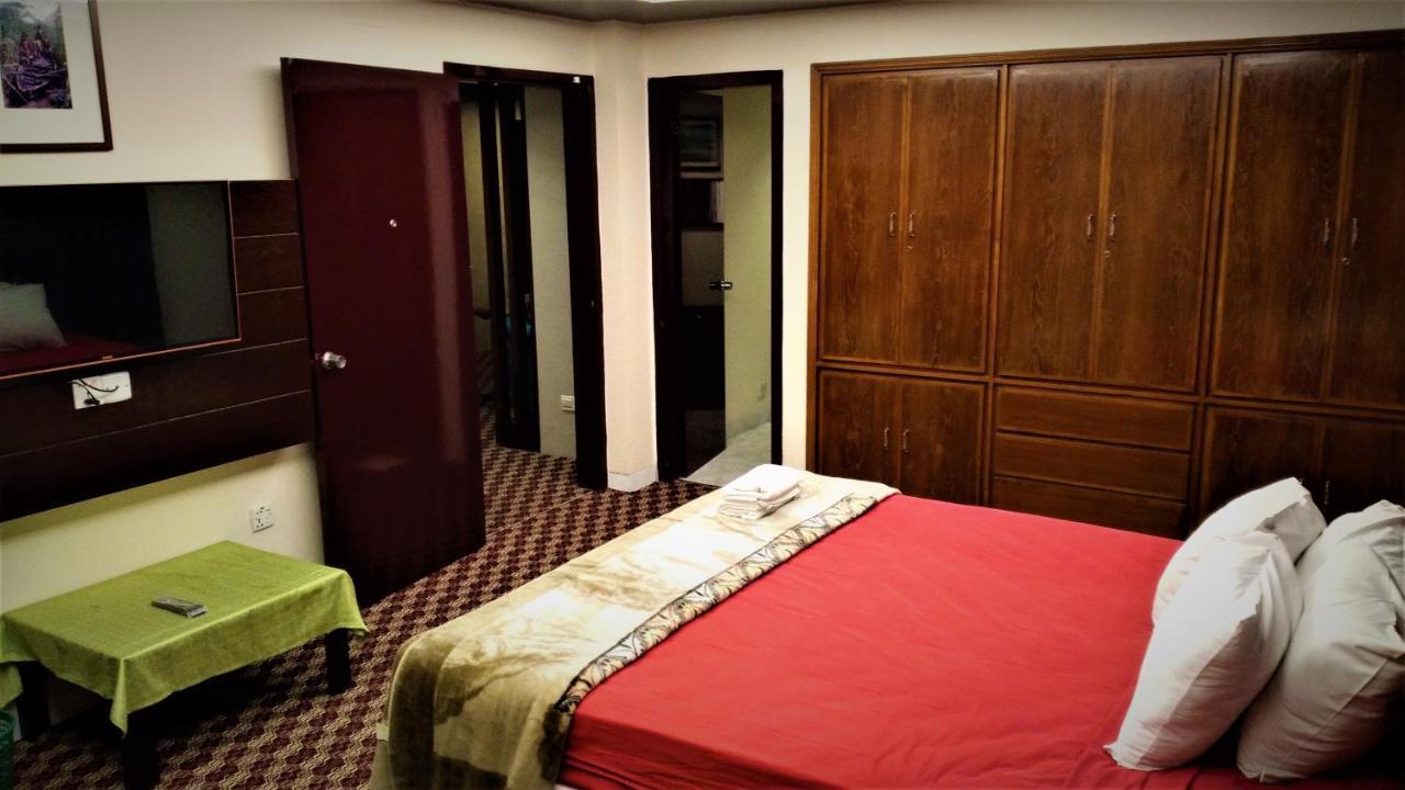 Center Point Apartment Дакка Екстер'єр фото