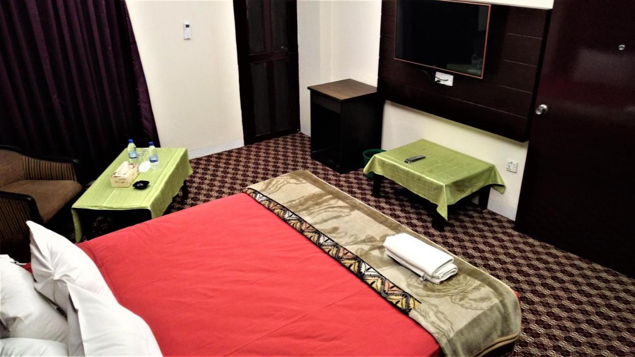Center Point Apartment Дакка Екстер'єр фото