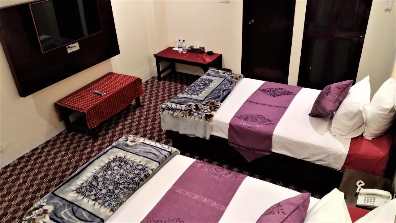Center Point Apartment Дакка Екстер'єр фото