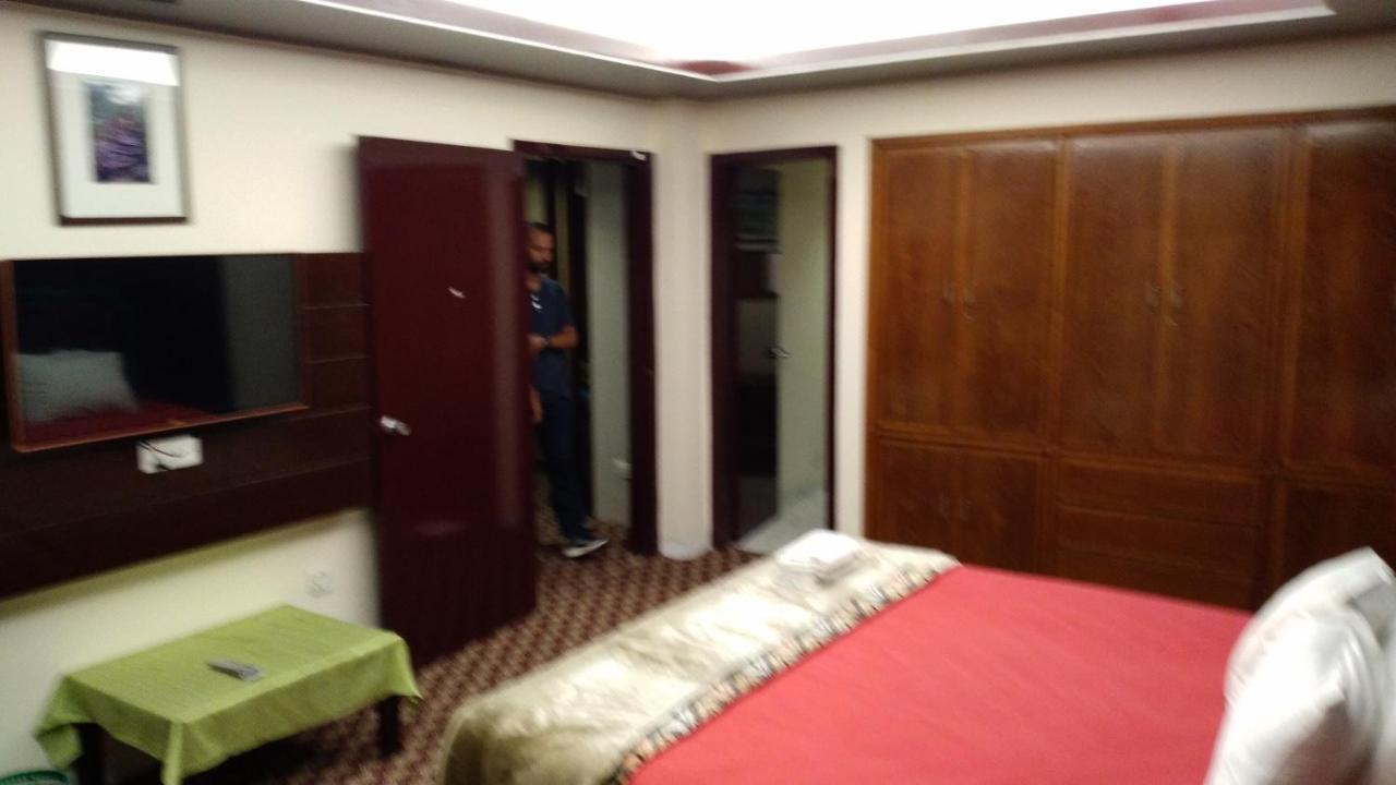 Center Point Apartment Дакка Екстер'єр фото