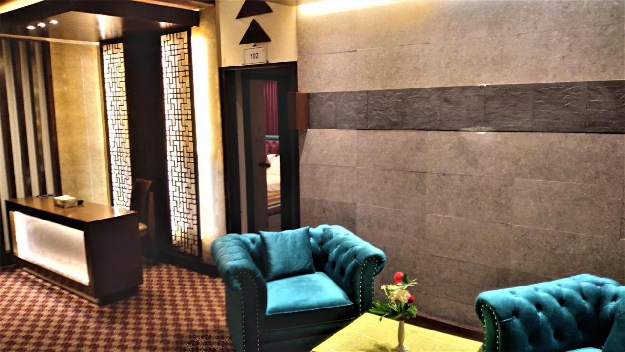 Center Point Apartment Дакка Екстер'єр фото