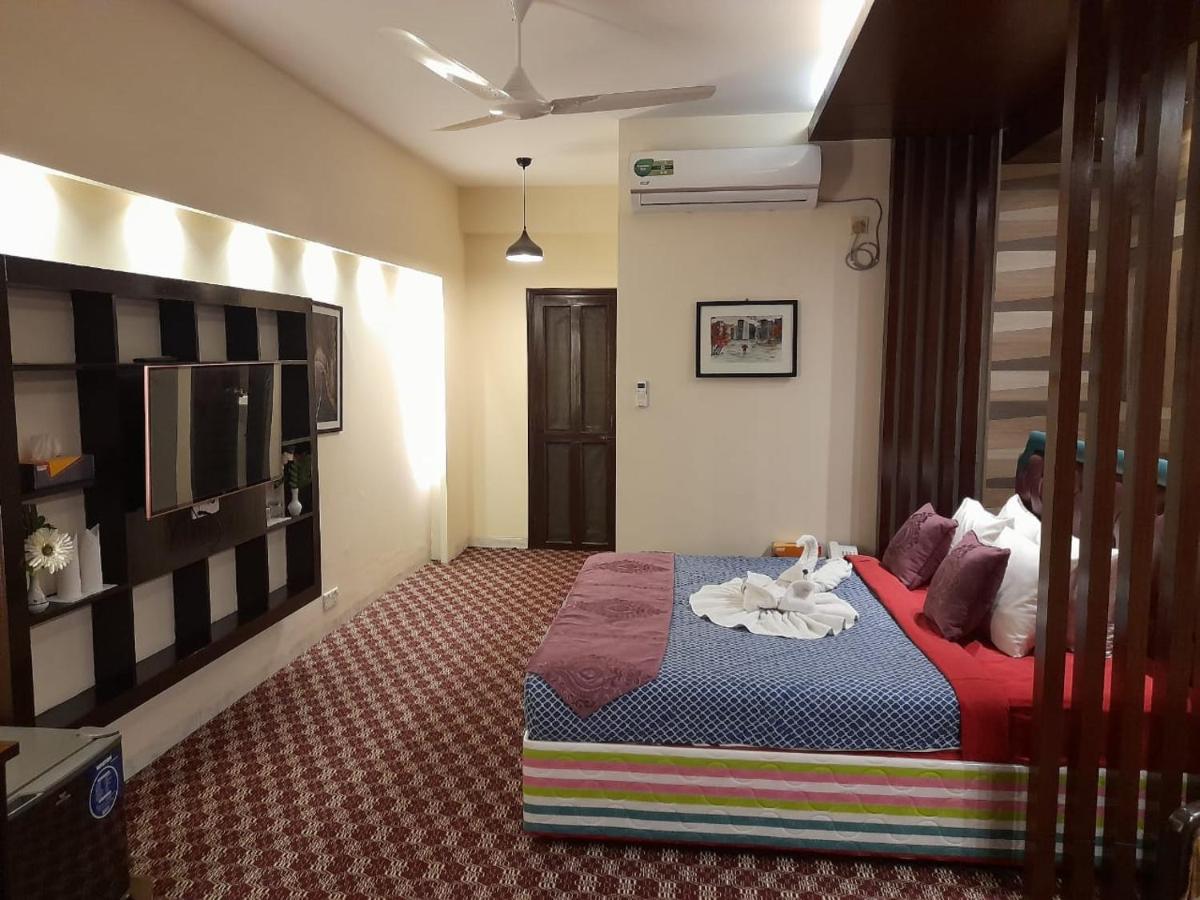 Center Point Apartment Дакка Екстер'єр фото
