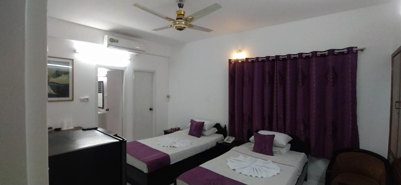 Center Point Apartment Дакка Екстер'єр фото